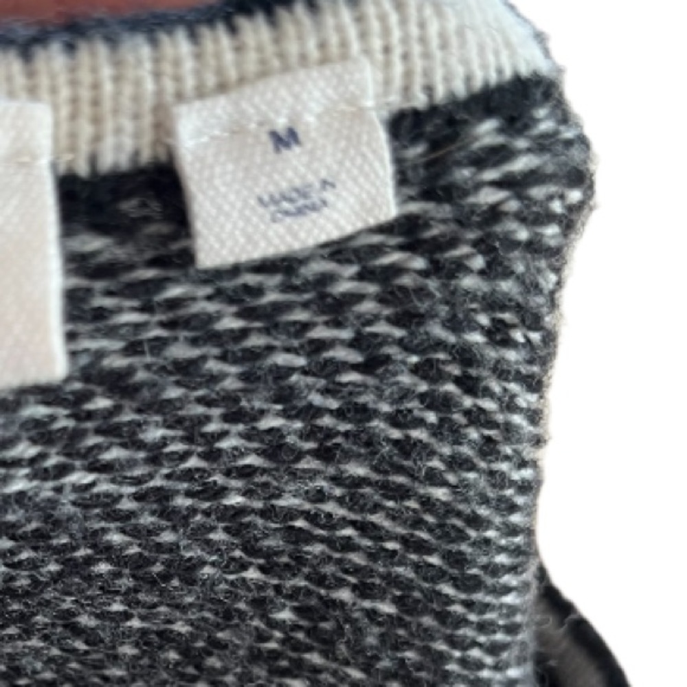 Merino wool blend colorblock V-stripe sweater from Gap size m - Picture 5 of 9